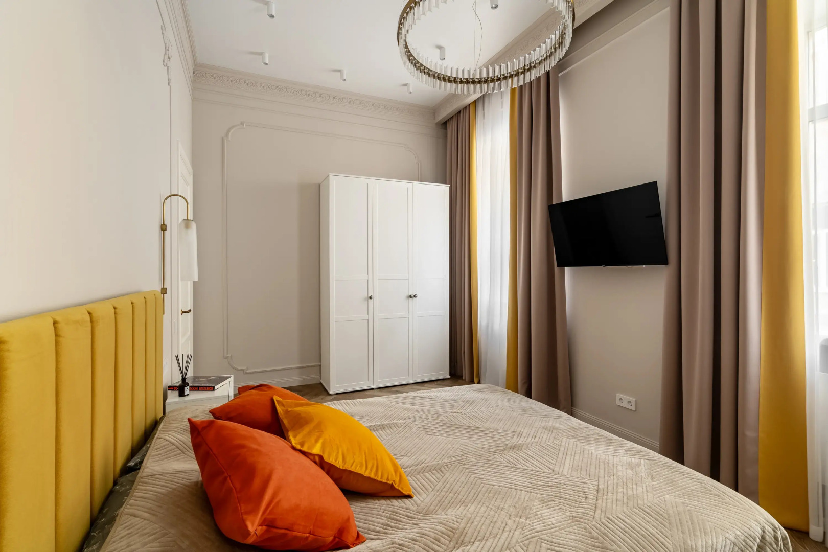 Апартаменты Дизайнерские 3х комнатные с камином Buyartapartments