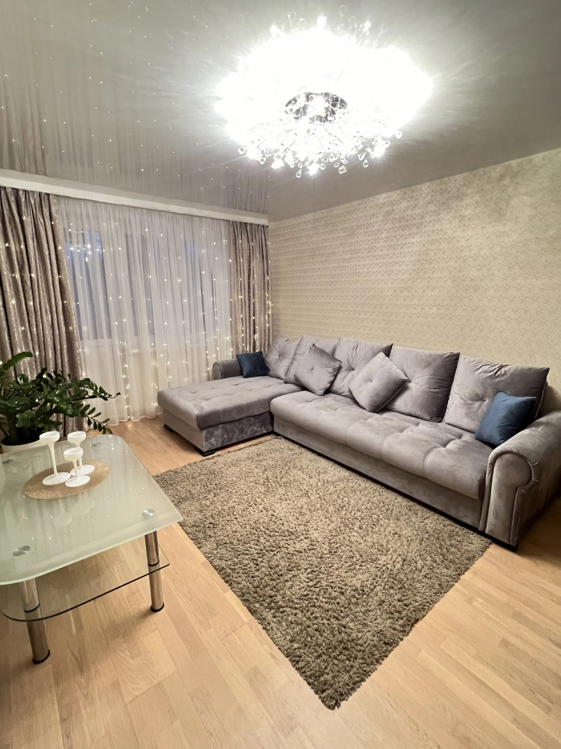 Квартира Большая 4-х комнатная квартира недалеко от центра