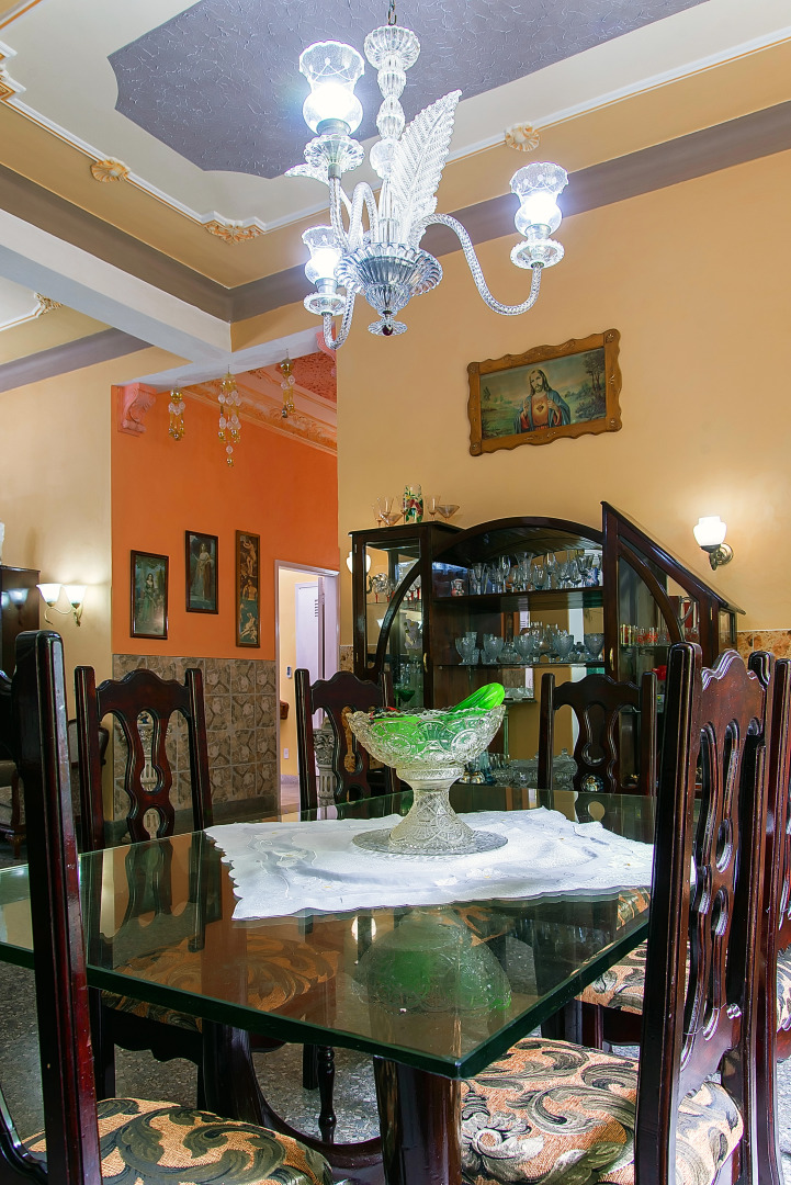 Мини-Отель Hostal Yakelyn