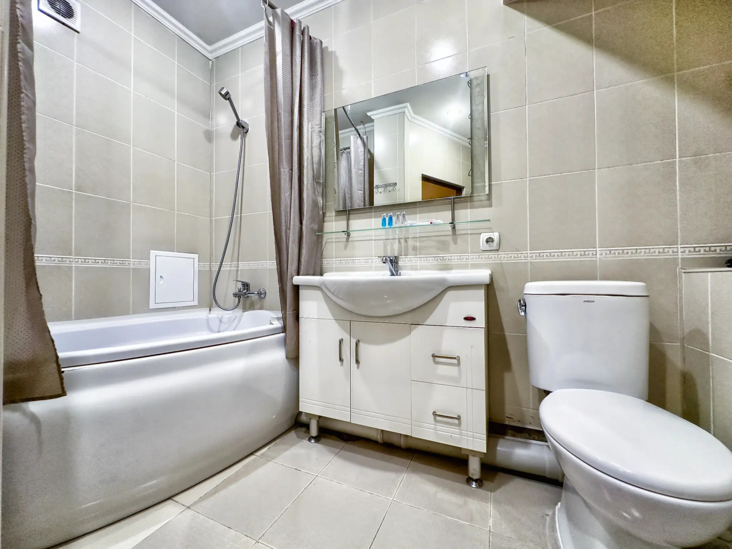 Апартаменты 05. Самый центр. Вид на город и горы. Идеально для командированных и туристов.