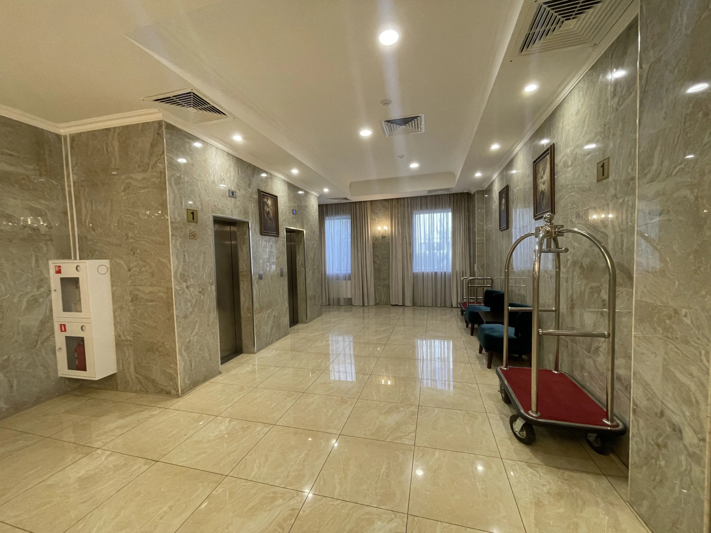 Отель Кунь Лунь