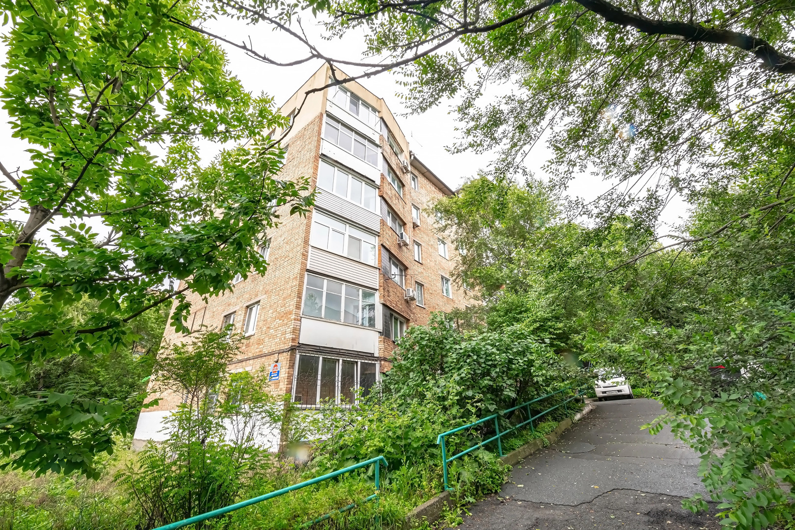 Апартаменты TopHouse на Океанском проспекте 102