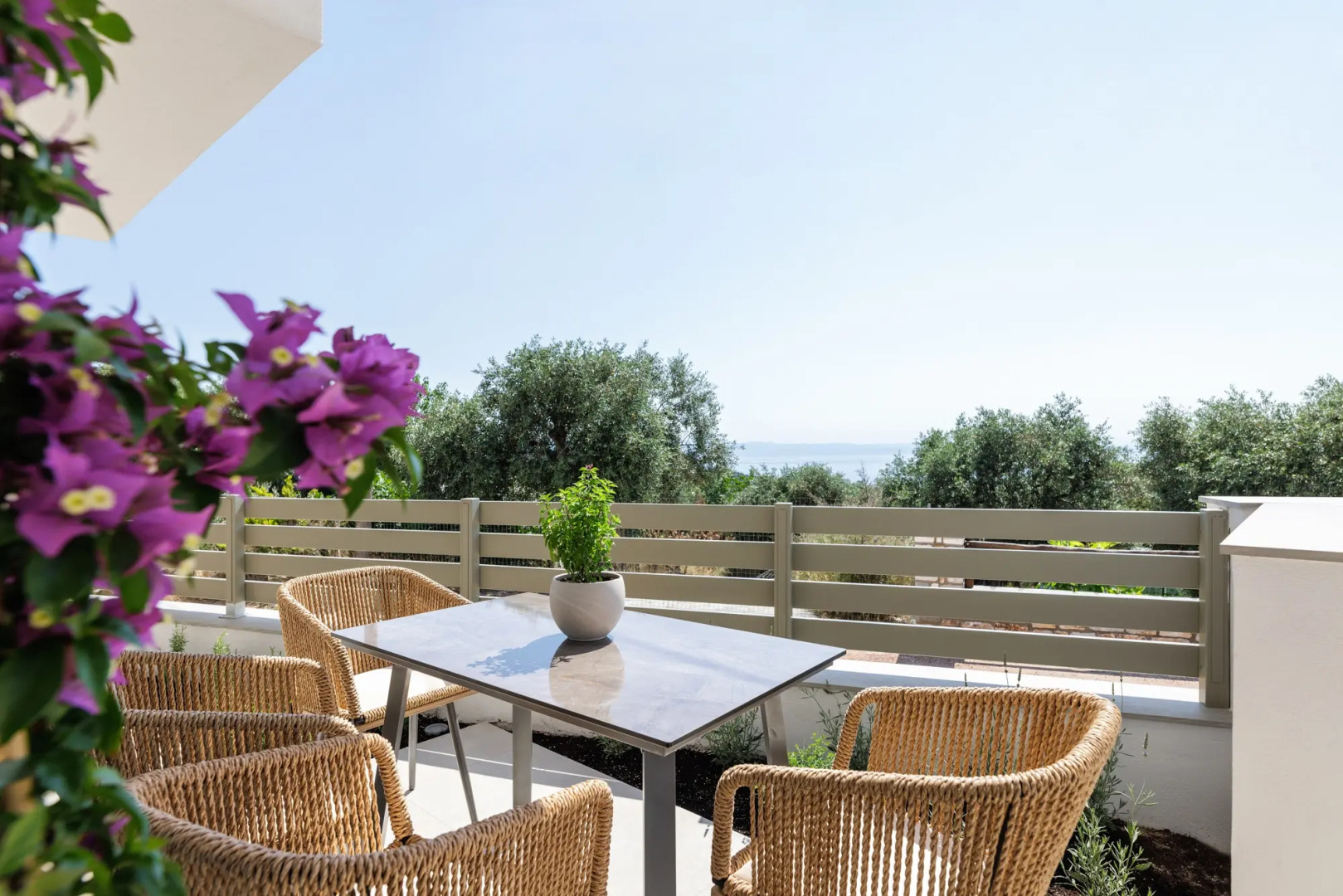 Апарт-отель Helia All Seasons Apartments