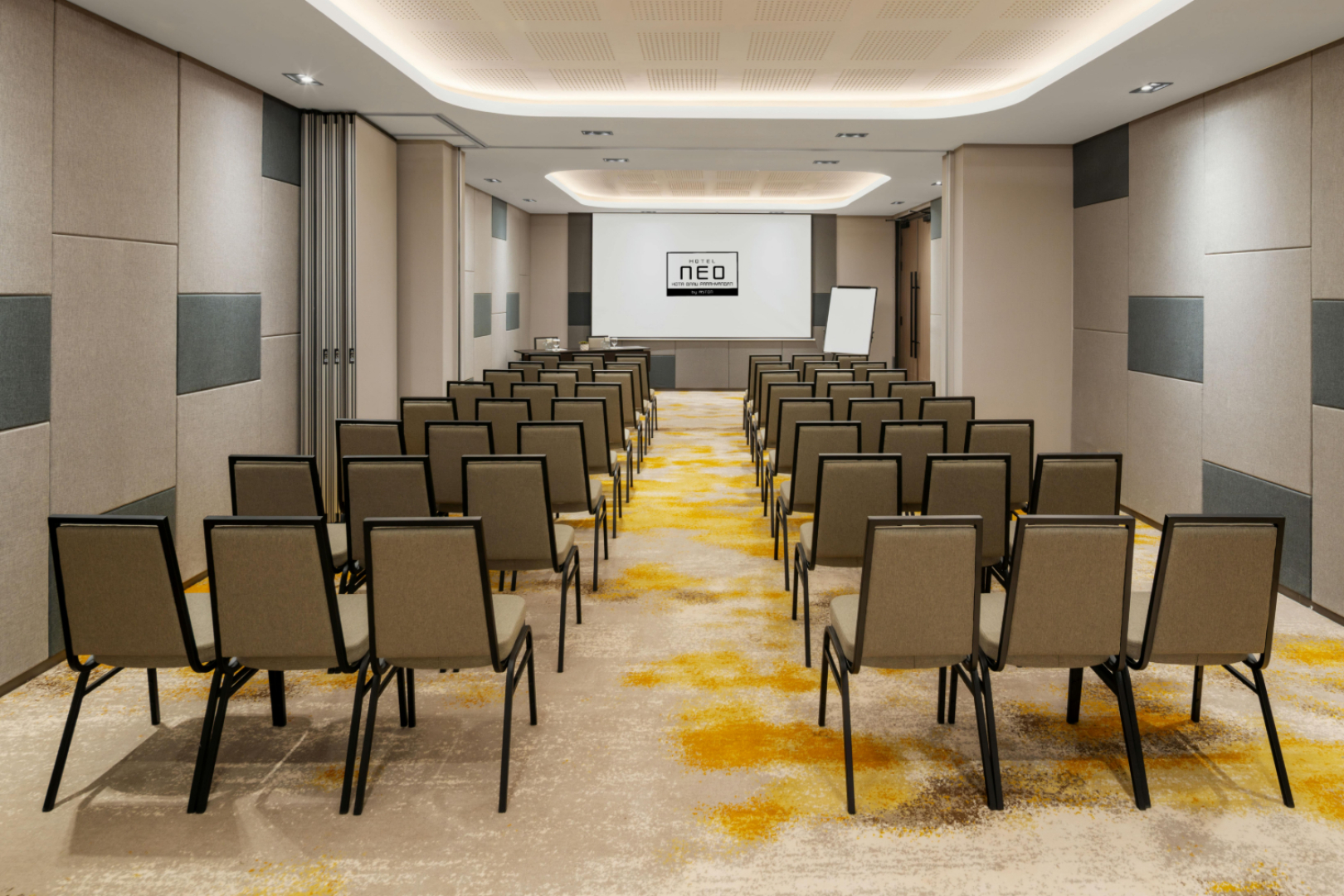 Отель Neo Kota Baru Parahyangan