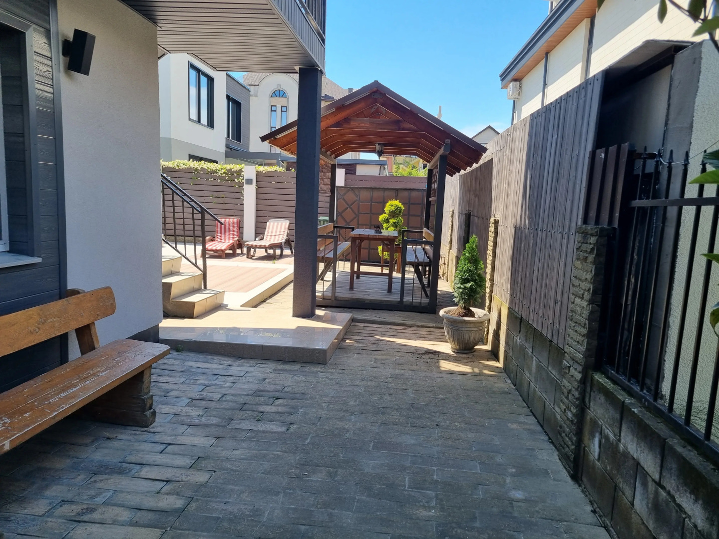 Гостевой Дом с Бассейном