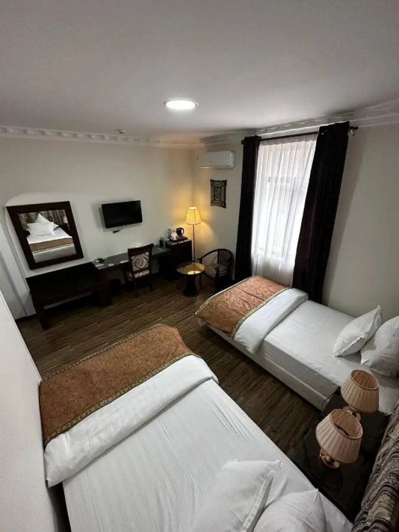 Отель Shahriston