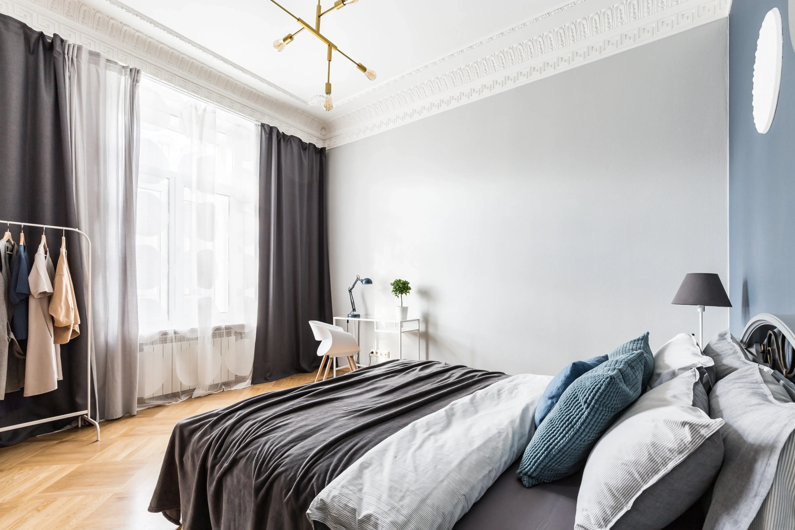 Апартаменты Avenue 180 кв.м с видом на Большую Конюшенную Улицу и Церковь Петра и Павла