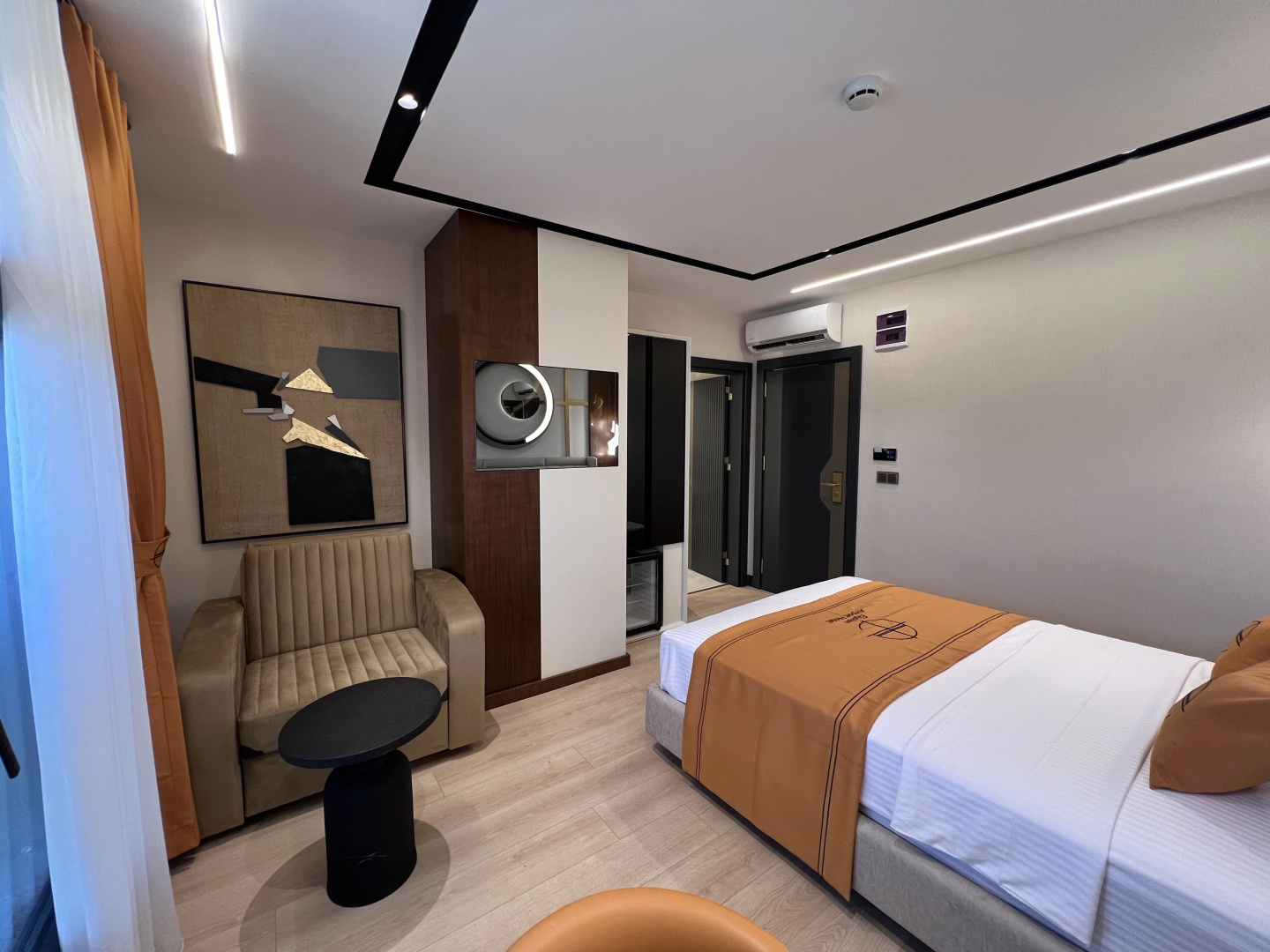 Hotel Elysian Airport