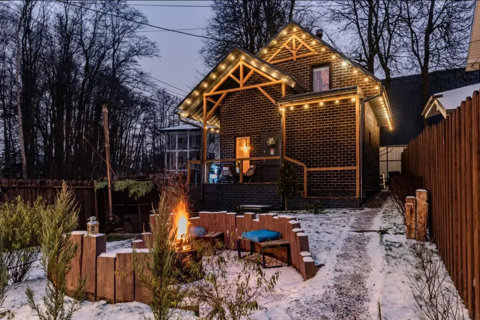 Частный дом с бaнeй на дpoвaх Harmony