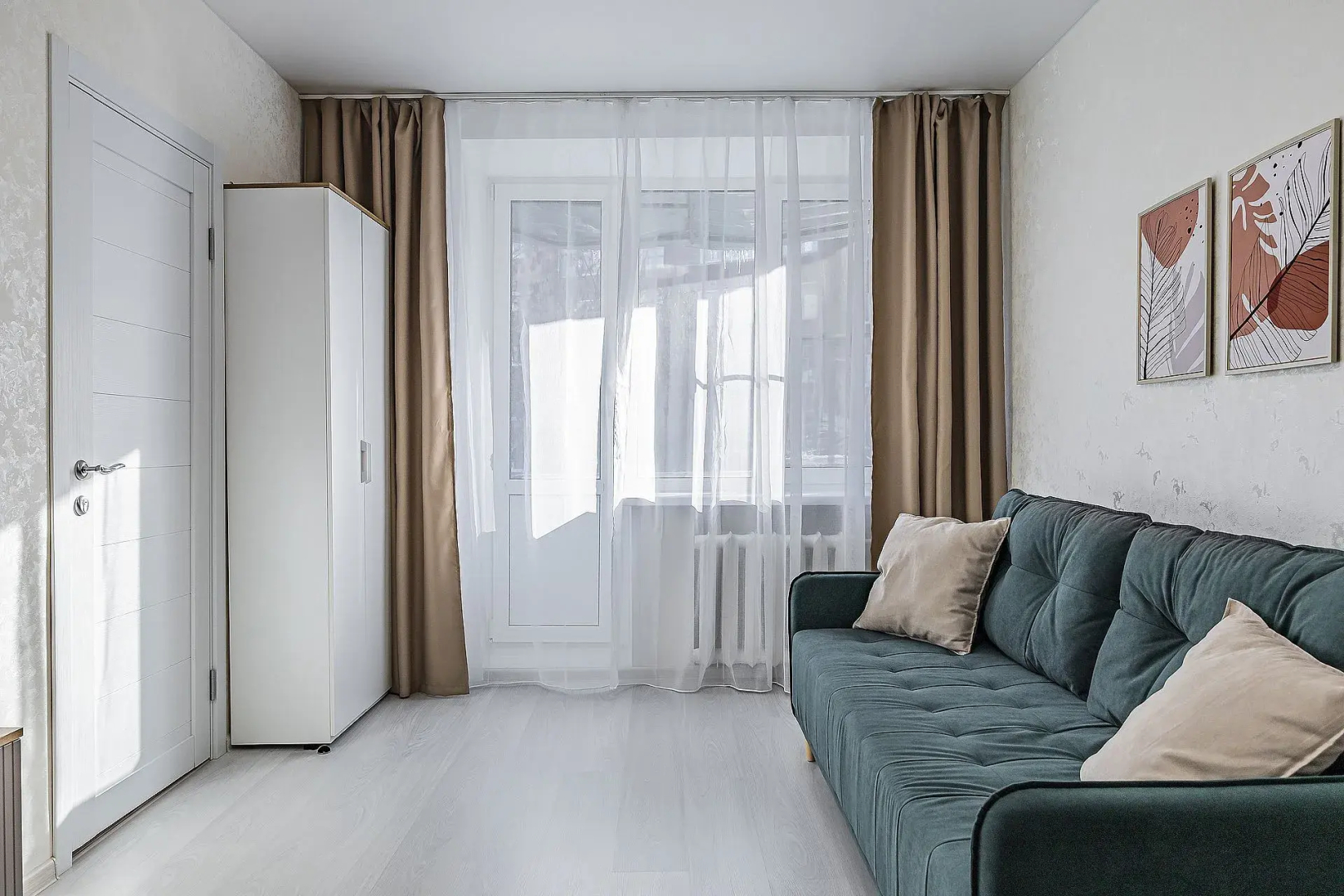 Квартира Светлая на центральной площади до 6 человек