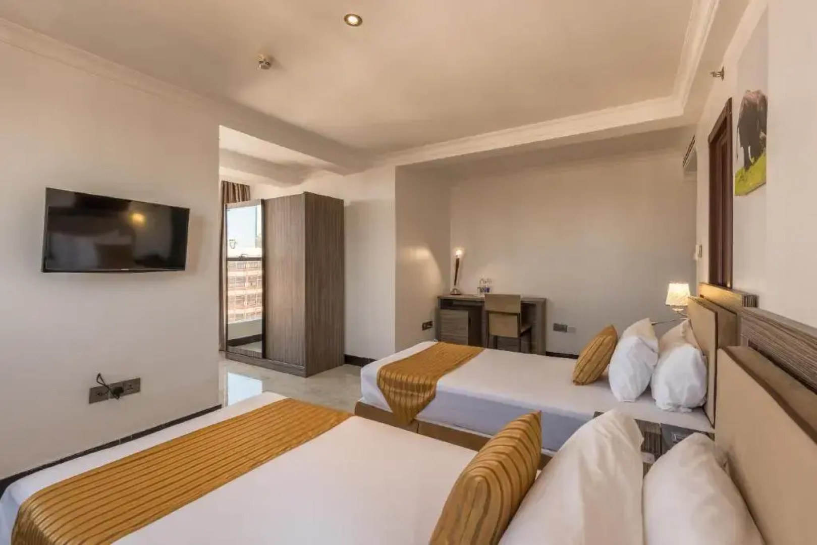 Отель Golden Tulip Dar City Center