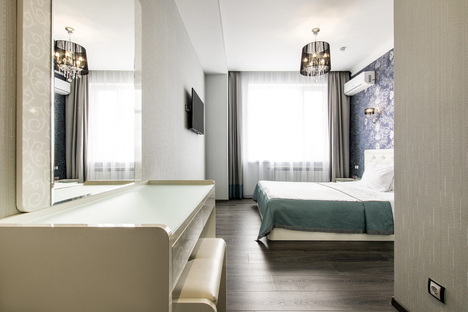 Отель Корона