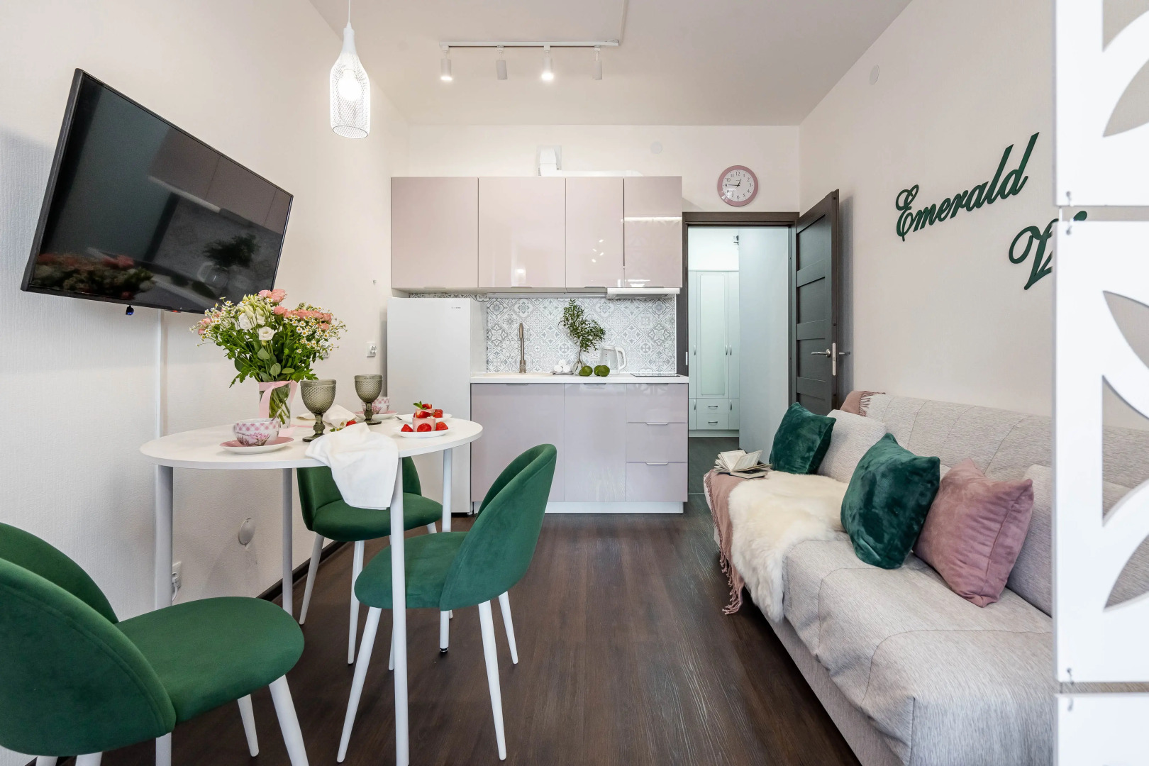 Апартаменты Emerald Voyage Тосина улица 6