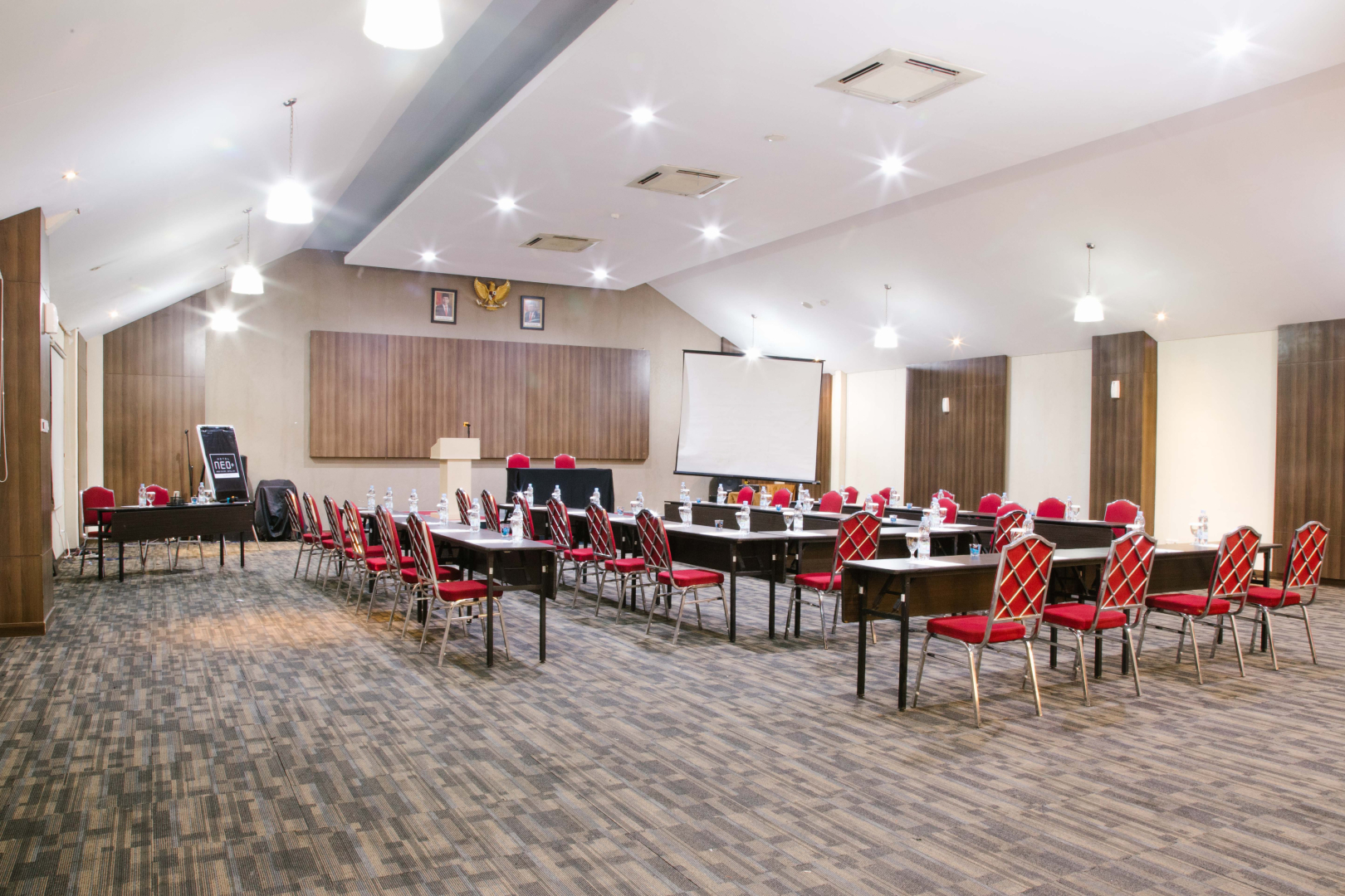 Отель Neo+ Green Savana