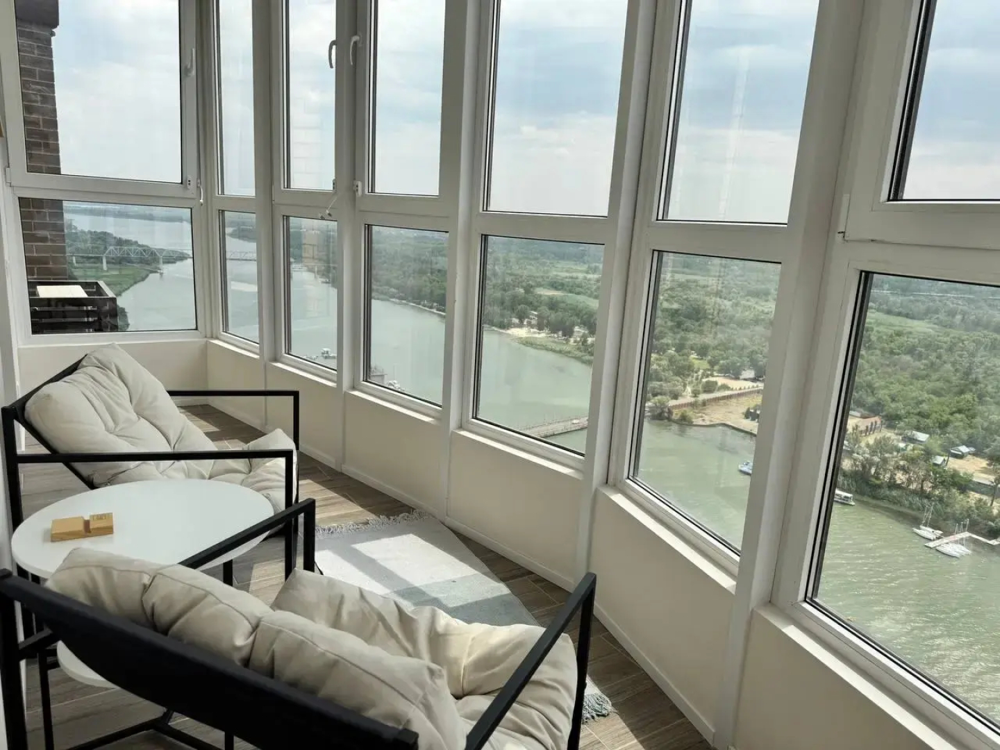 Квартира Студия с Великолепным Видом на Реку
