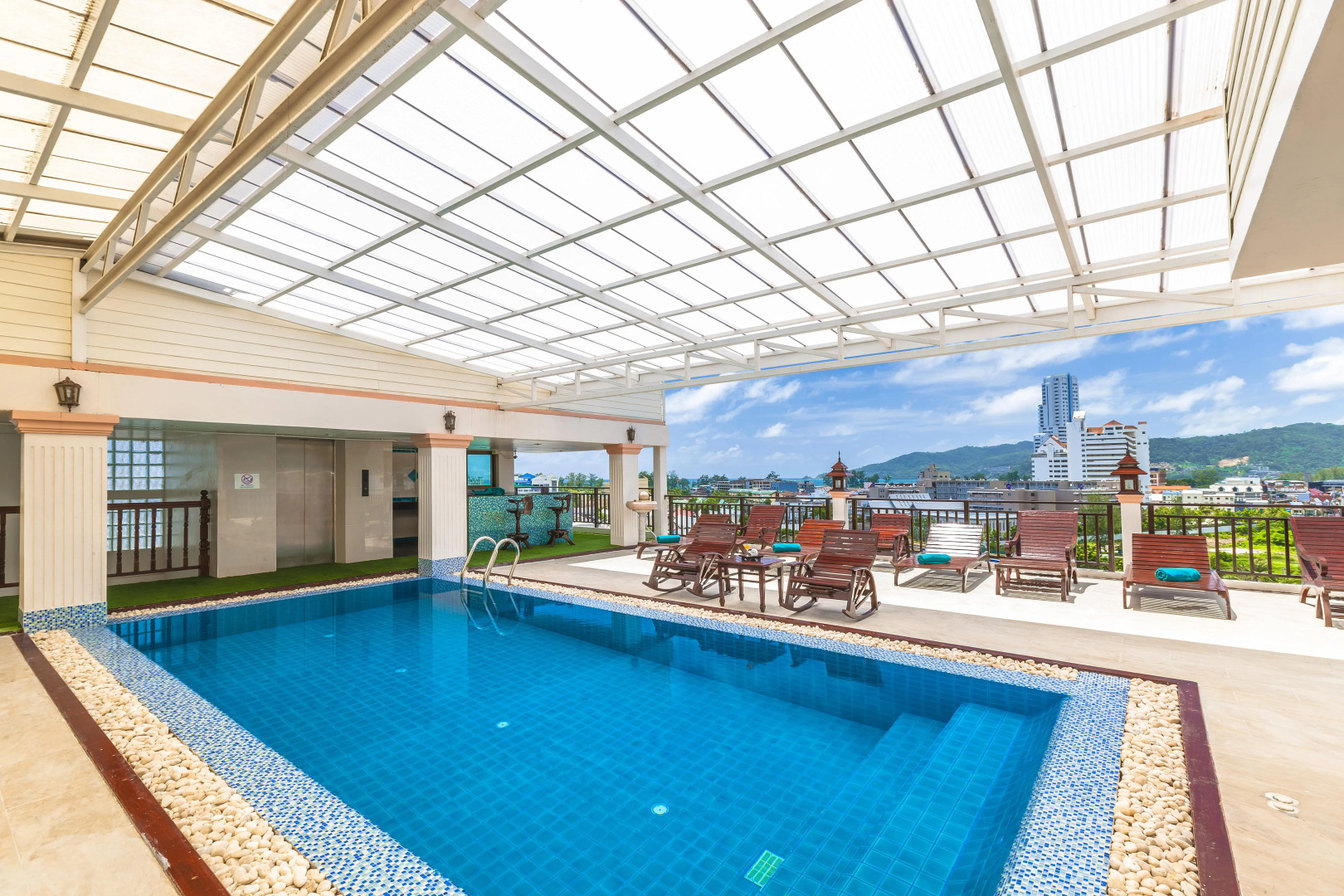 Отель Azhotel Patong