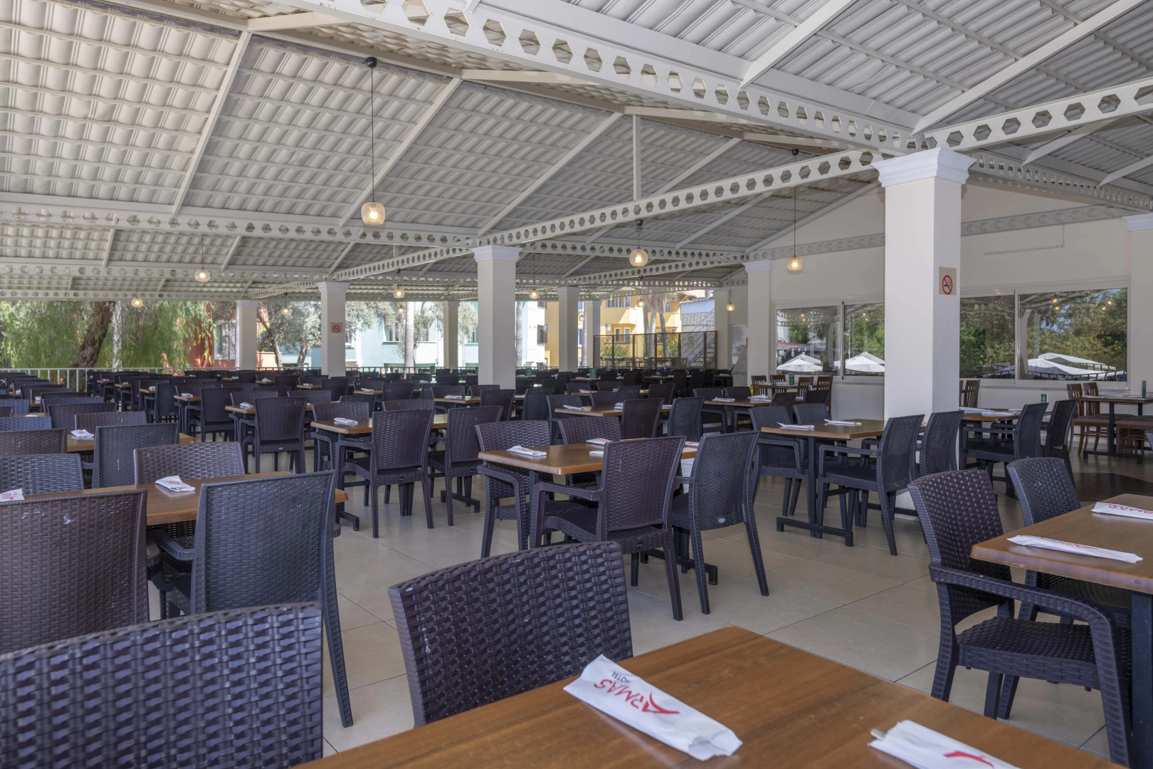 Armas Green Fugla Beach