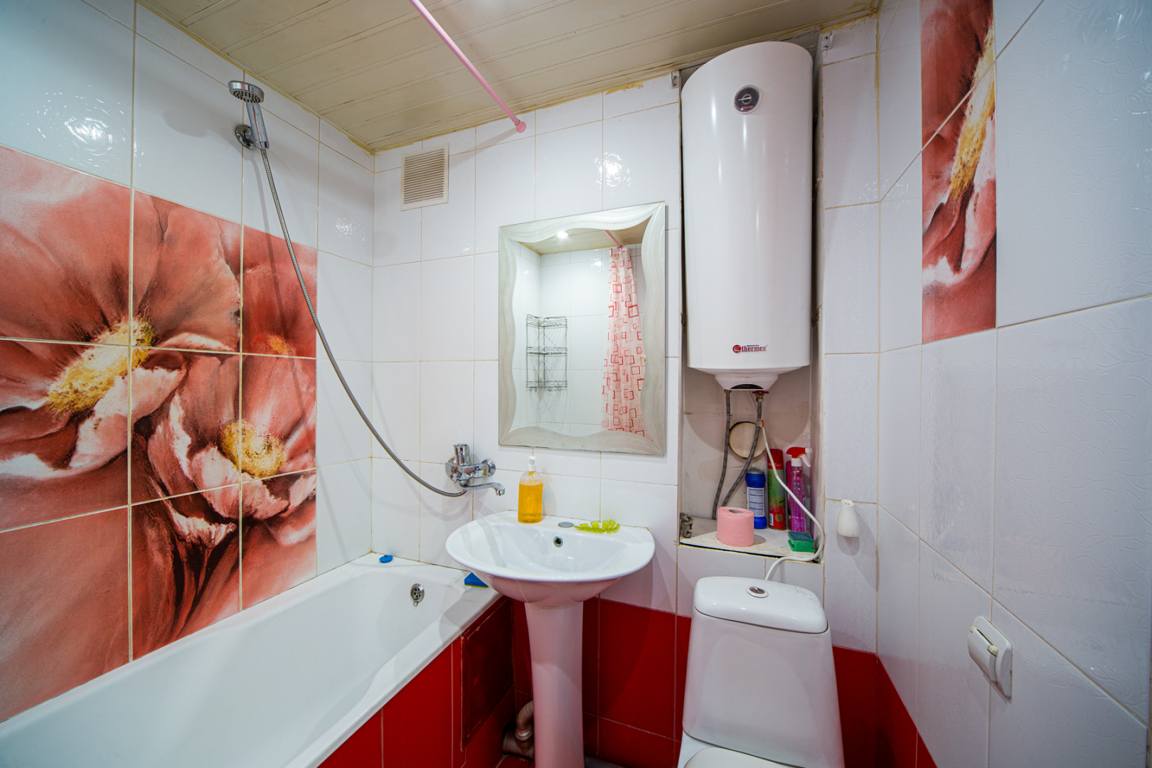 Апартаменты Двухкомнатные в центре на Крисанова