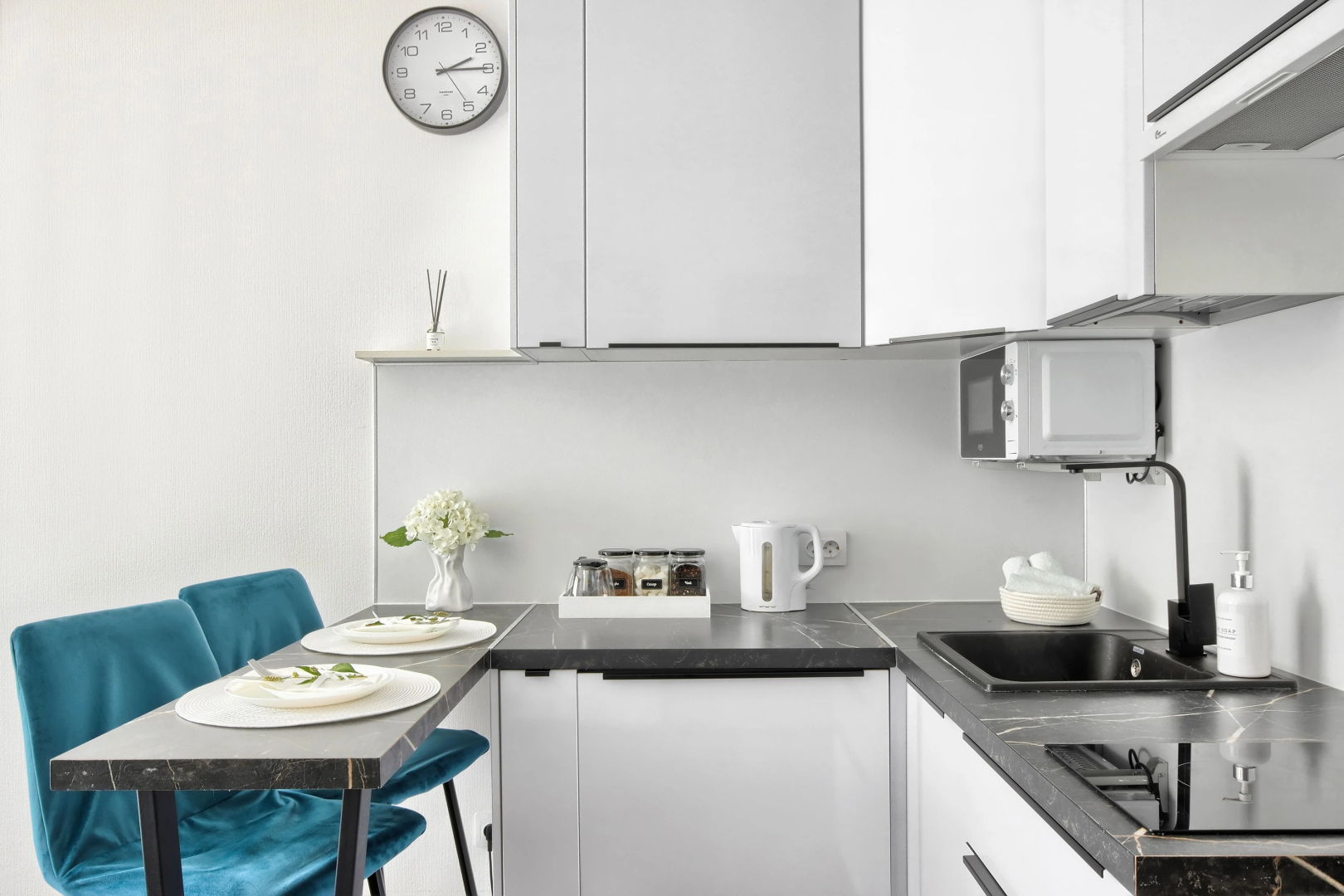 Квартира Пространство Бирюзовый Треугольник