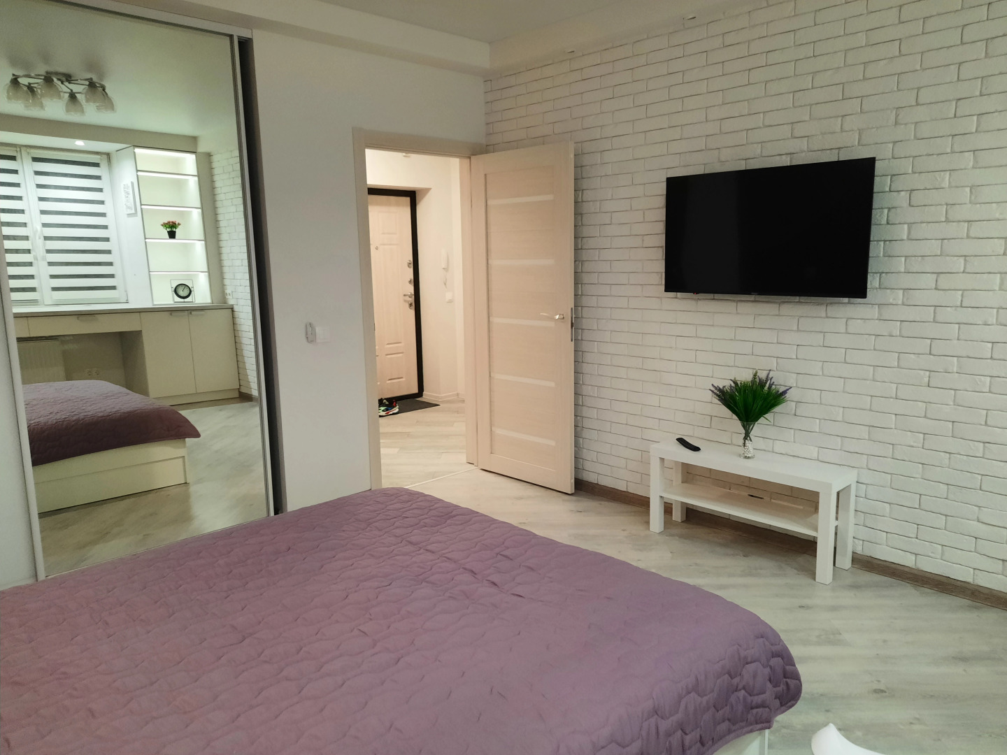 Апартаменты День и Ночь на Согласия