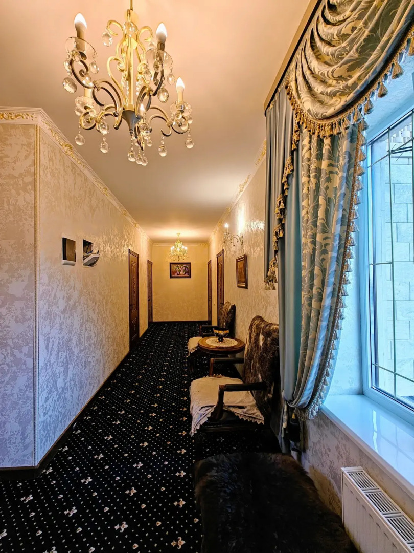 Отель Golden House