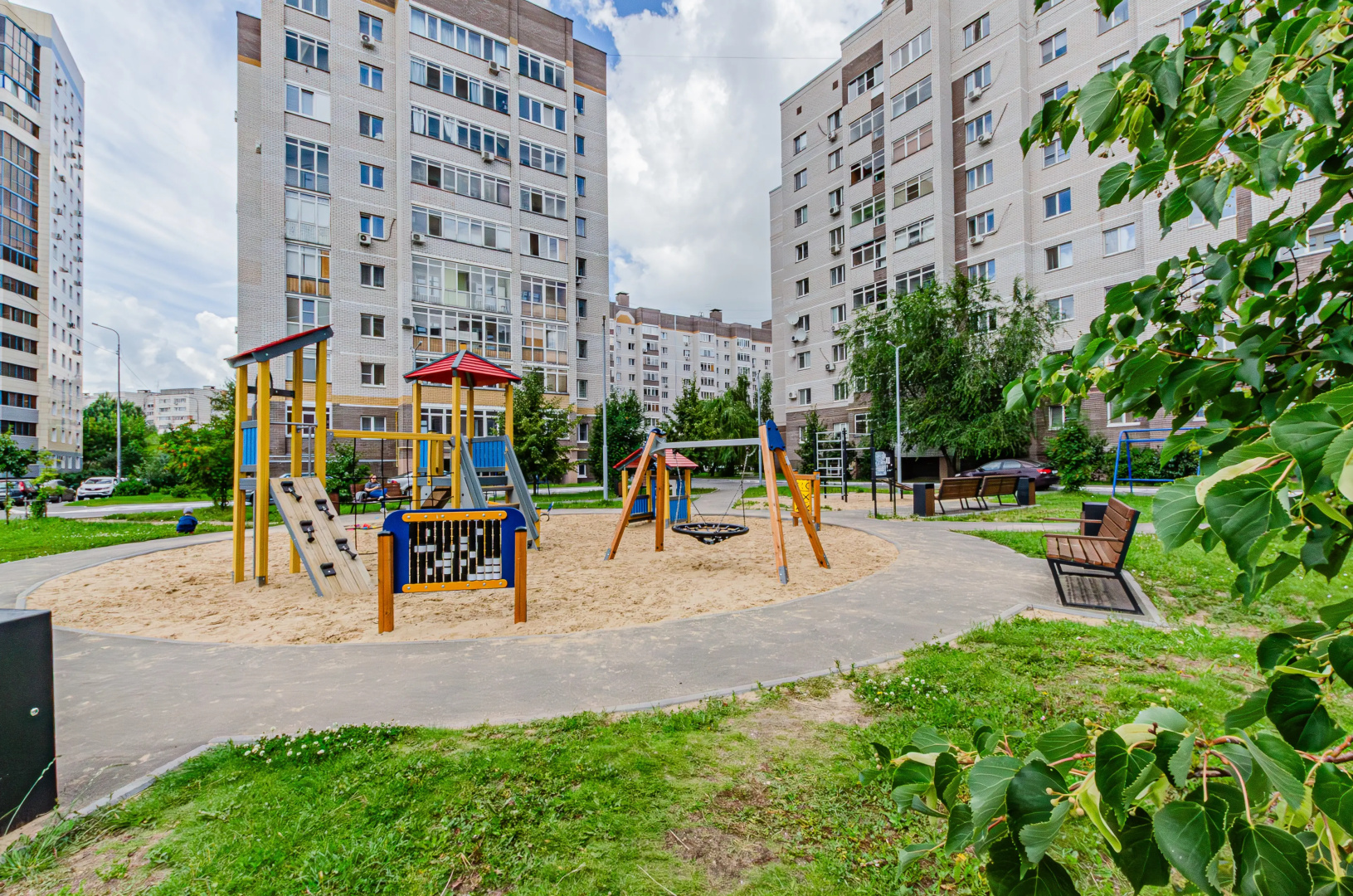 Квартира Трехкомнатная ст.метро Козья Слобода