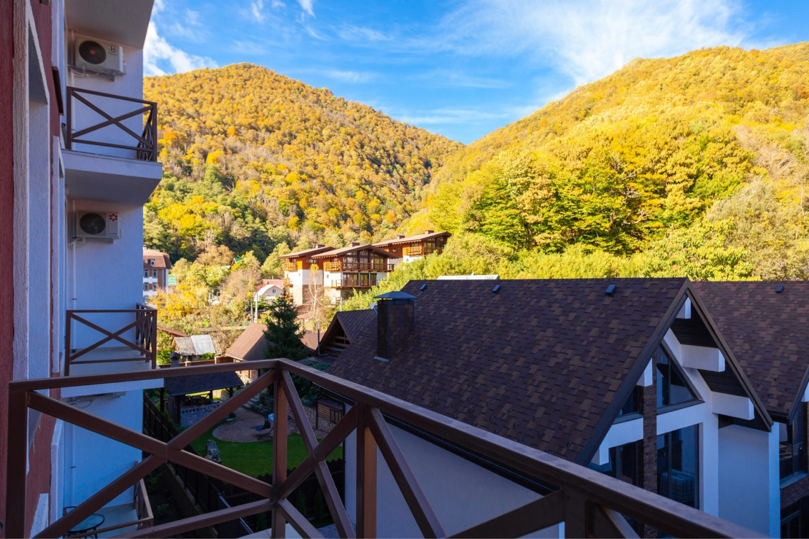 Апартаменты Белоснежные с Отдельной Кухней-столовой