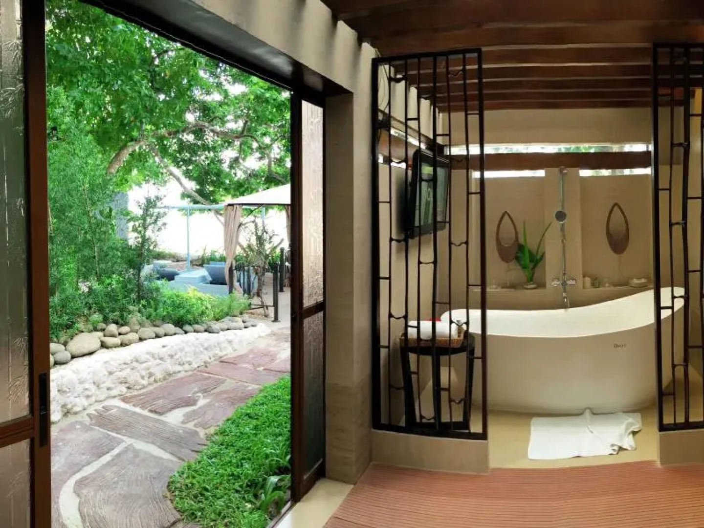 Отель Dakak Park and Beach Resort