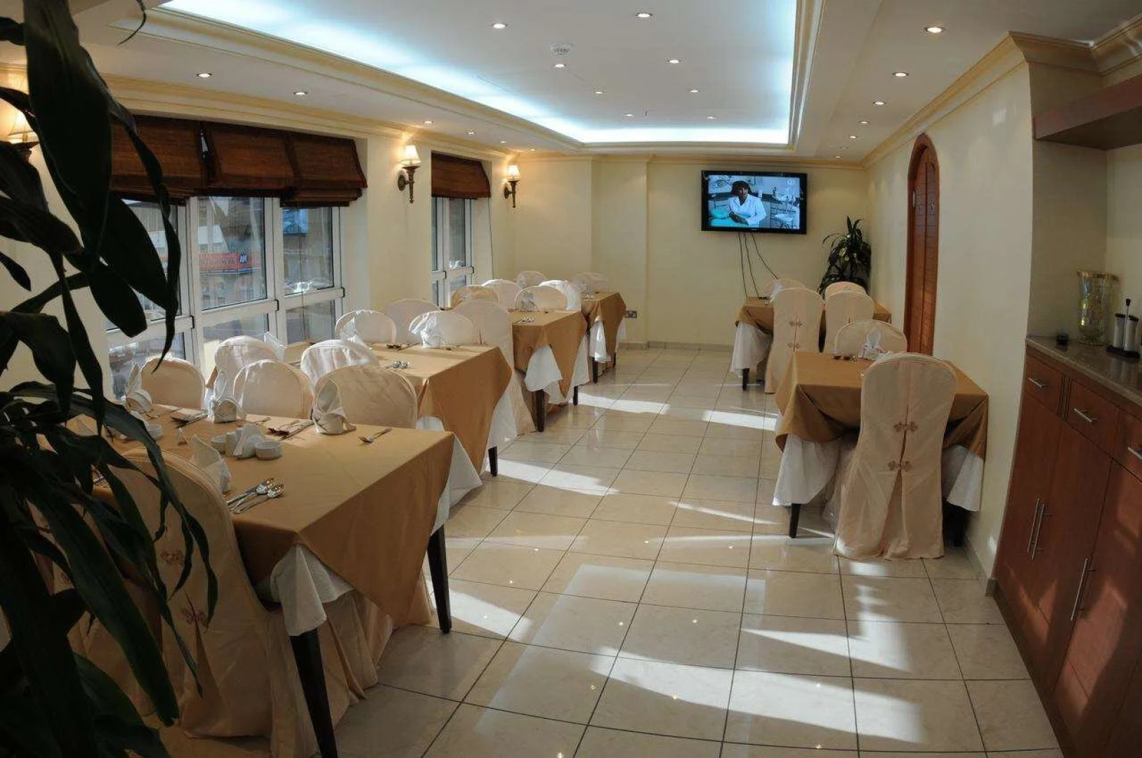 Апарт-отель Uptown Hotel Apartments Abu Dhabi