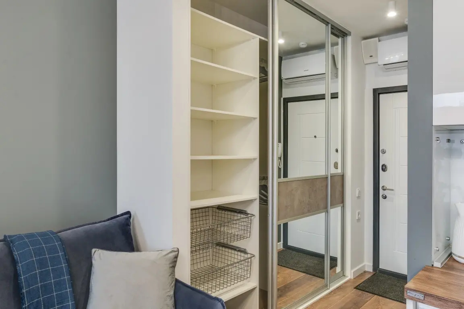 Апартаменты Улучшенные с Балконом и Видом на Парк Business Apartments