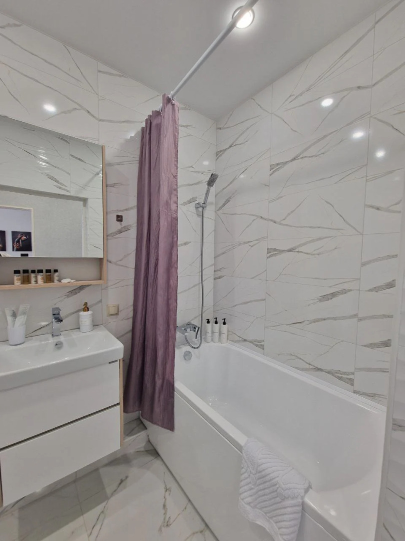 Квартира Flatirini с панорамными окнами в ЖК Весна