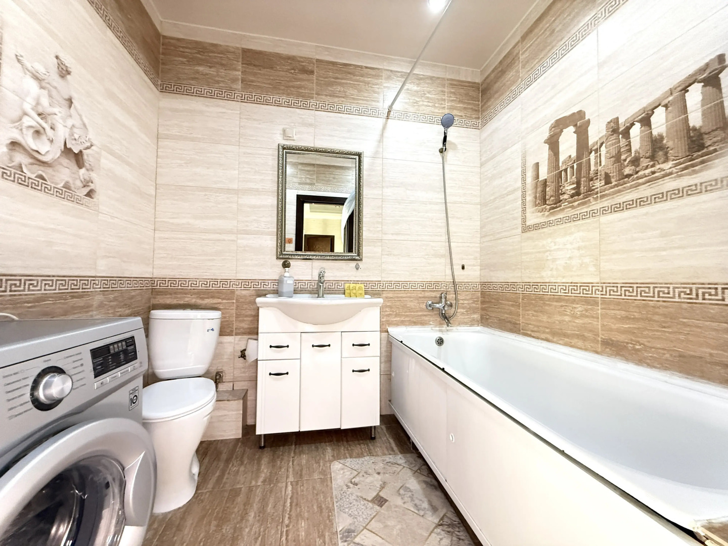 Апартаменты в Центре Города с Видом на Город