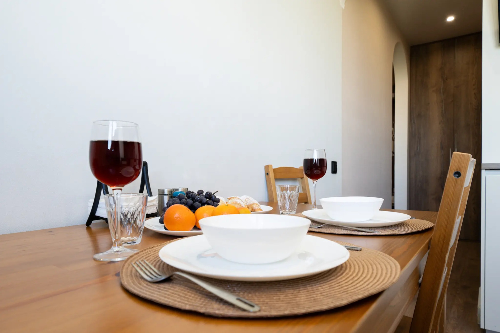 Квартира Стильная двухкомнатная квартира Natali apart на метро Пражская