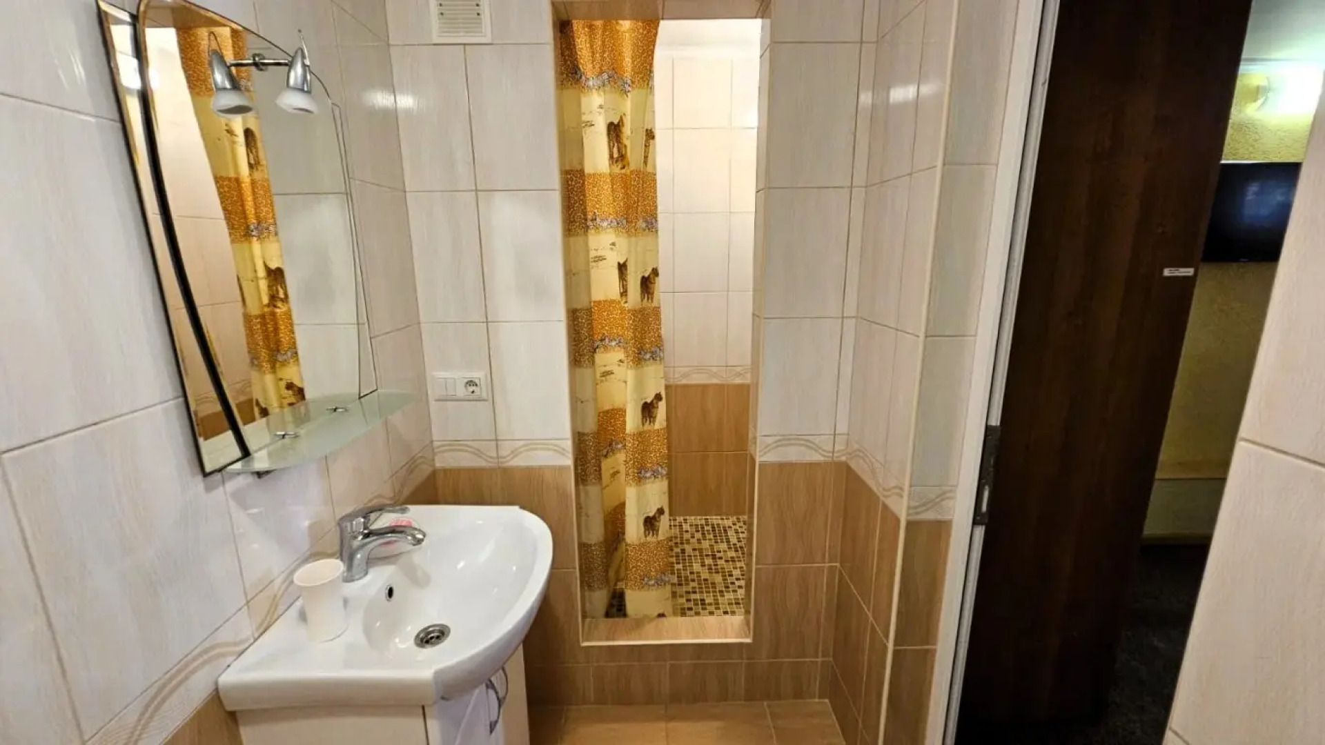 Апартаменты Феодосийский залив однокомнатная студия в цоколе