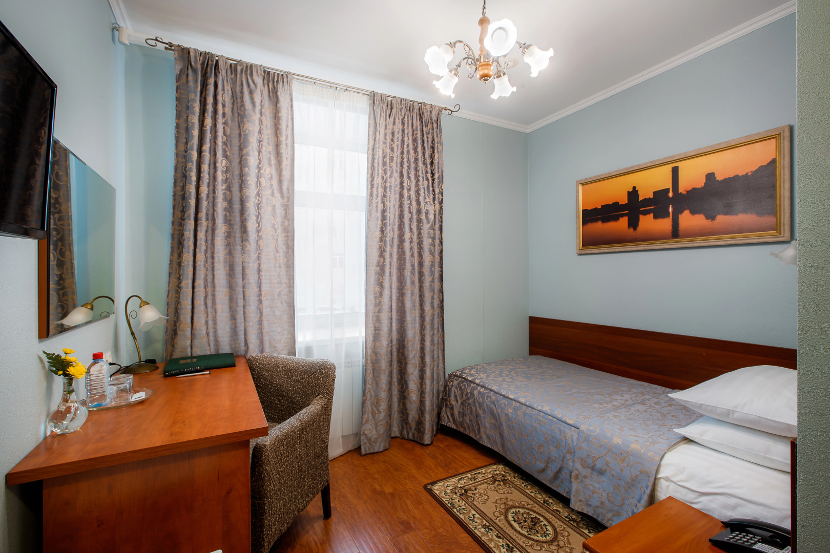 Отель Свердлова 27