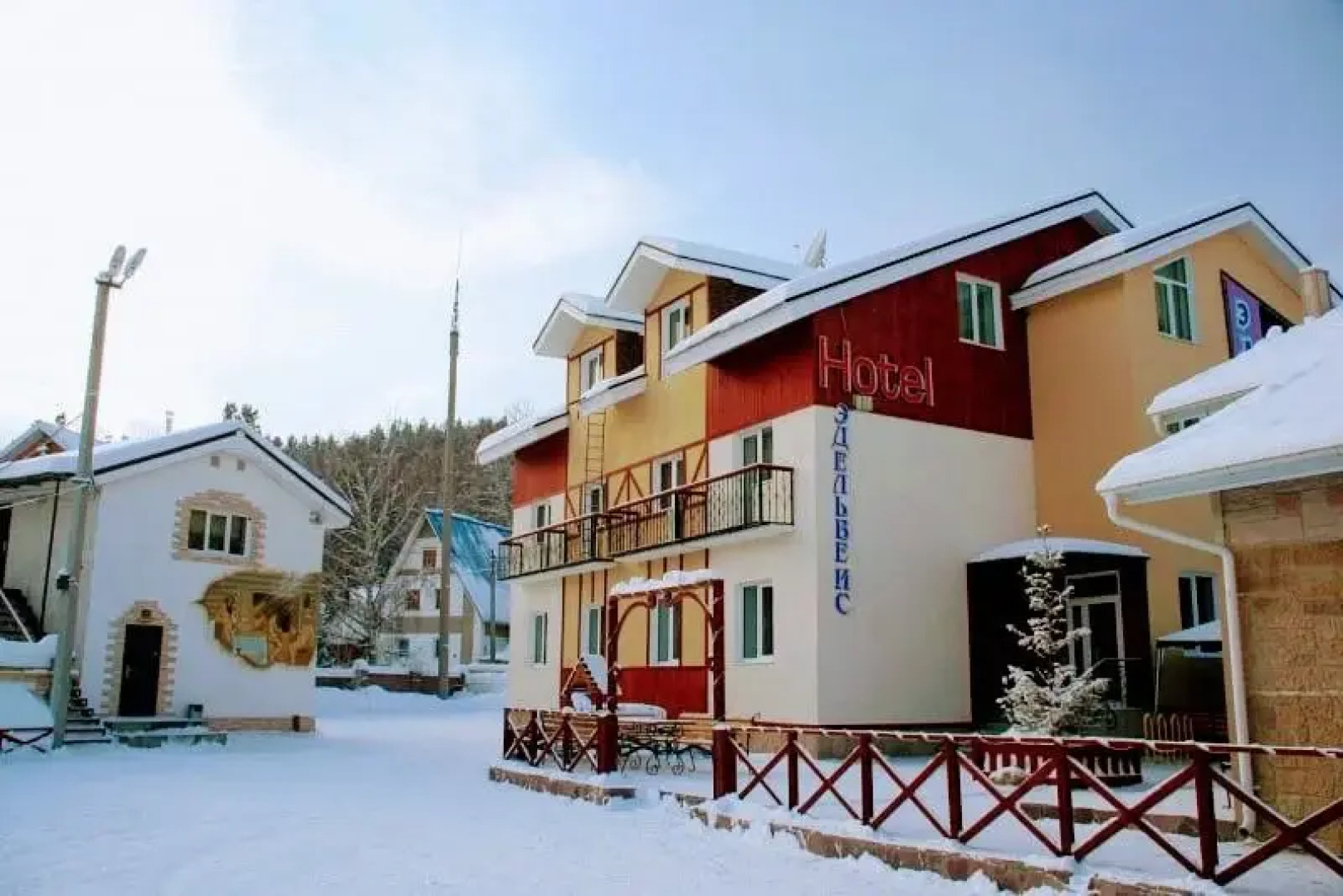 Отель Эдельвейс