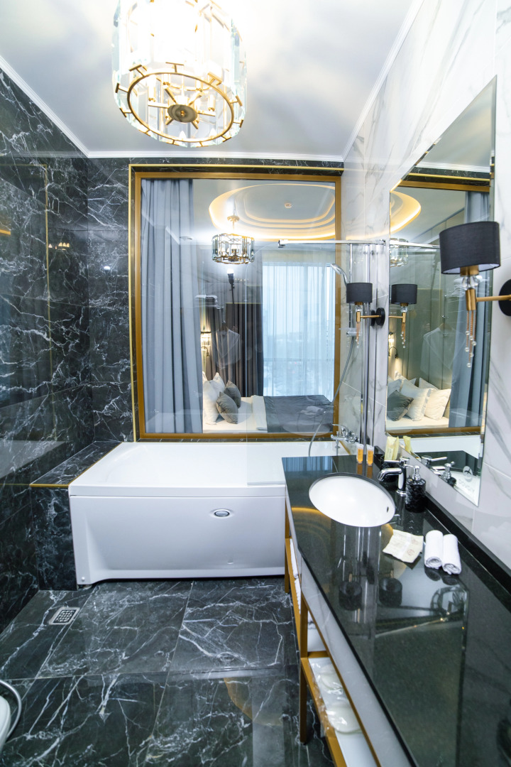 Отель Довгий