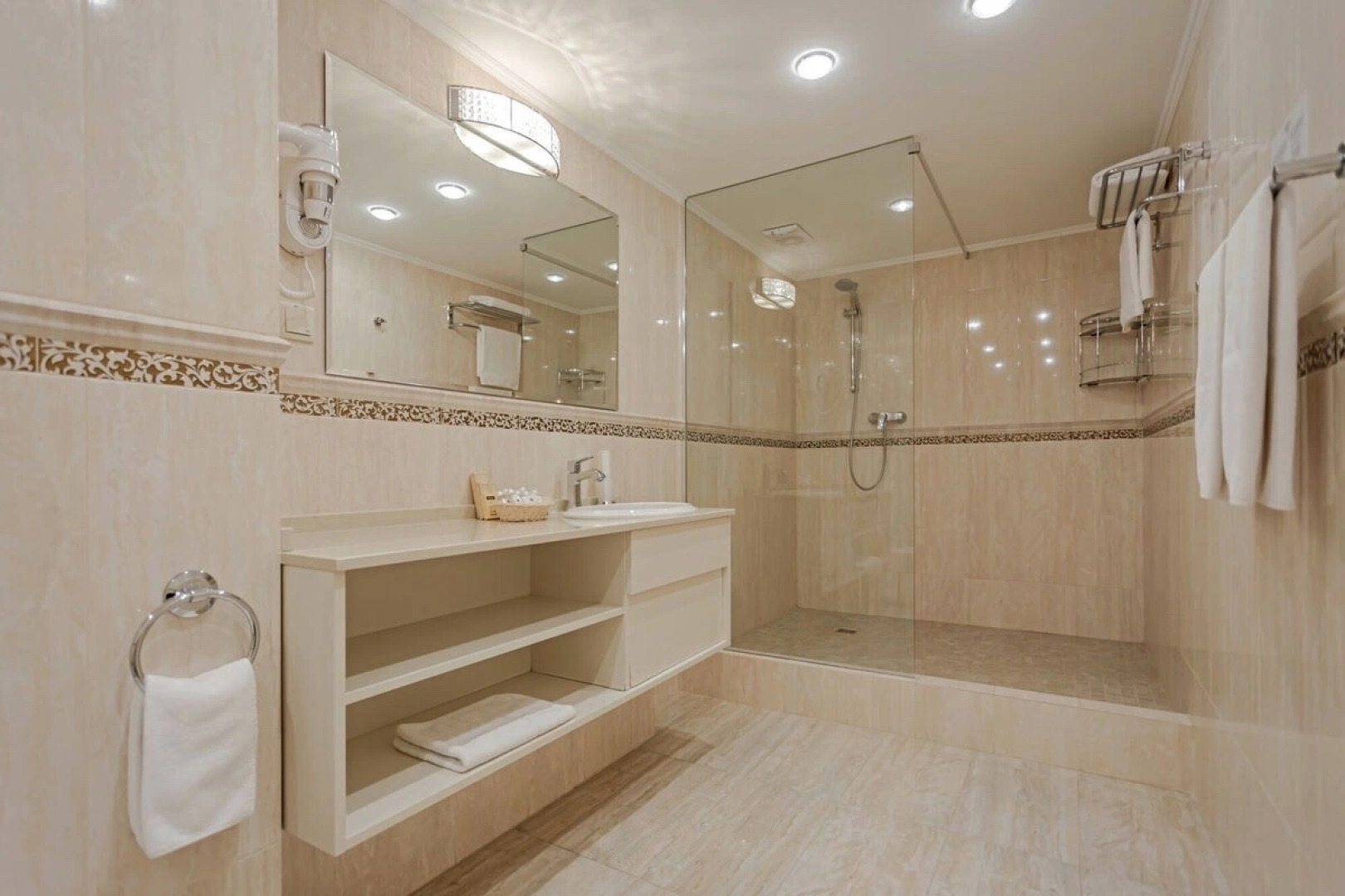 Отель Полонез