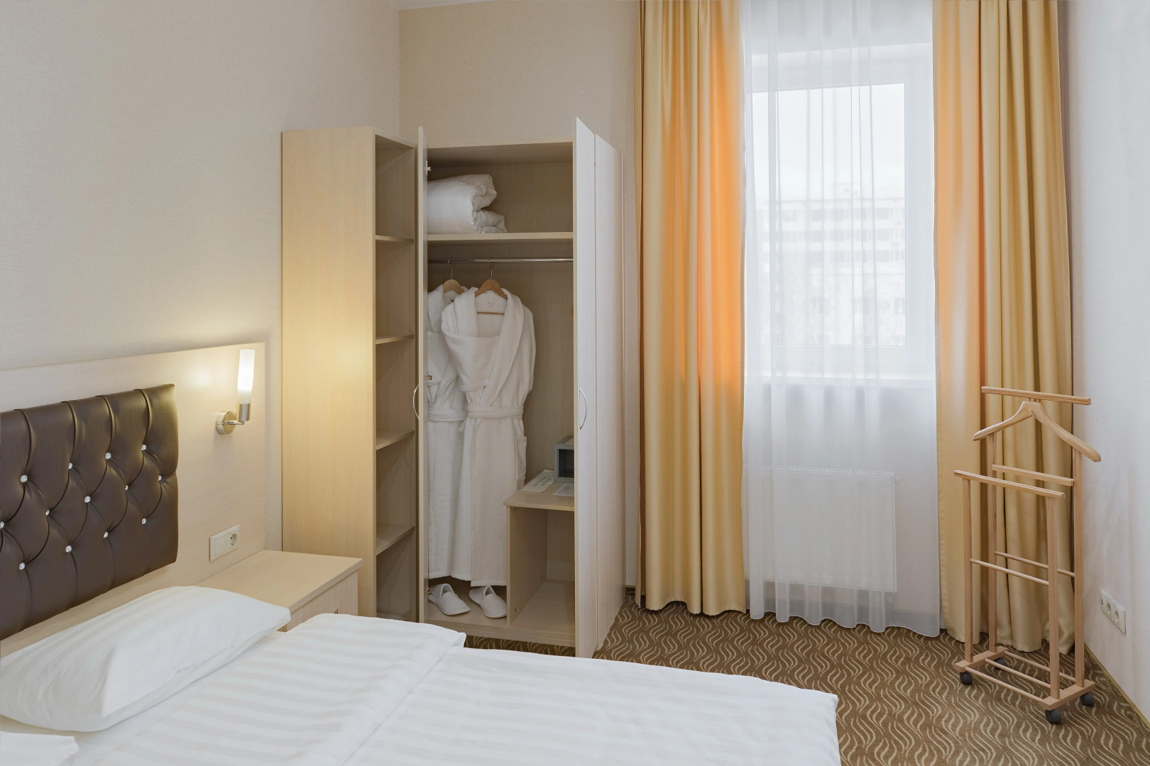 Отель Опен Сити