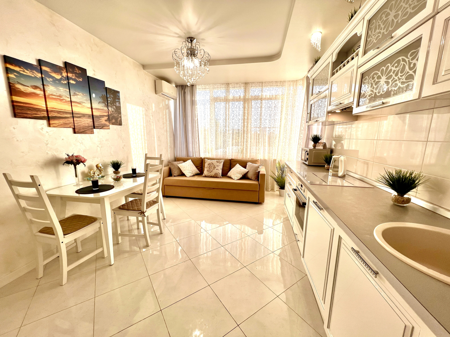 Апартаменты на Ново-Садовой, 106 (лит. О)  с видом на реку Волгу