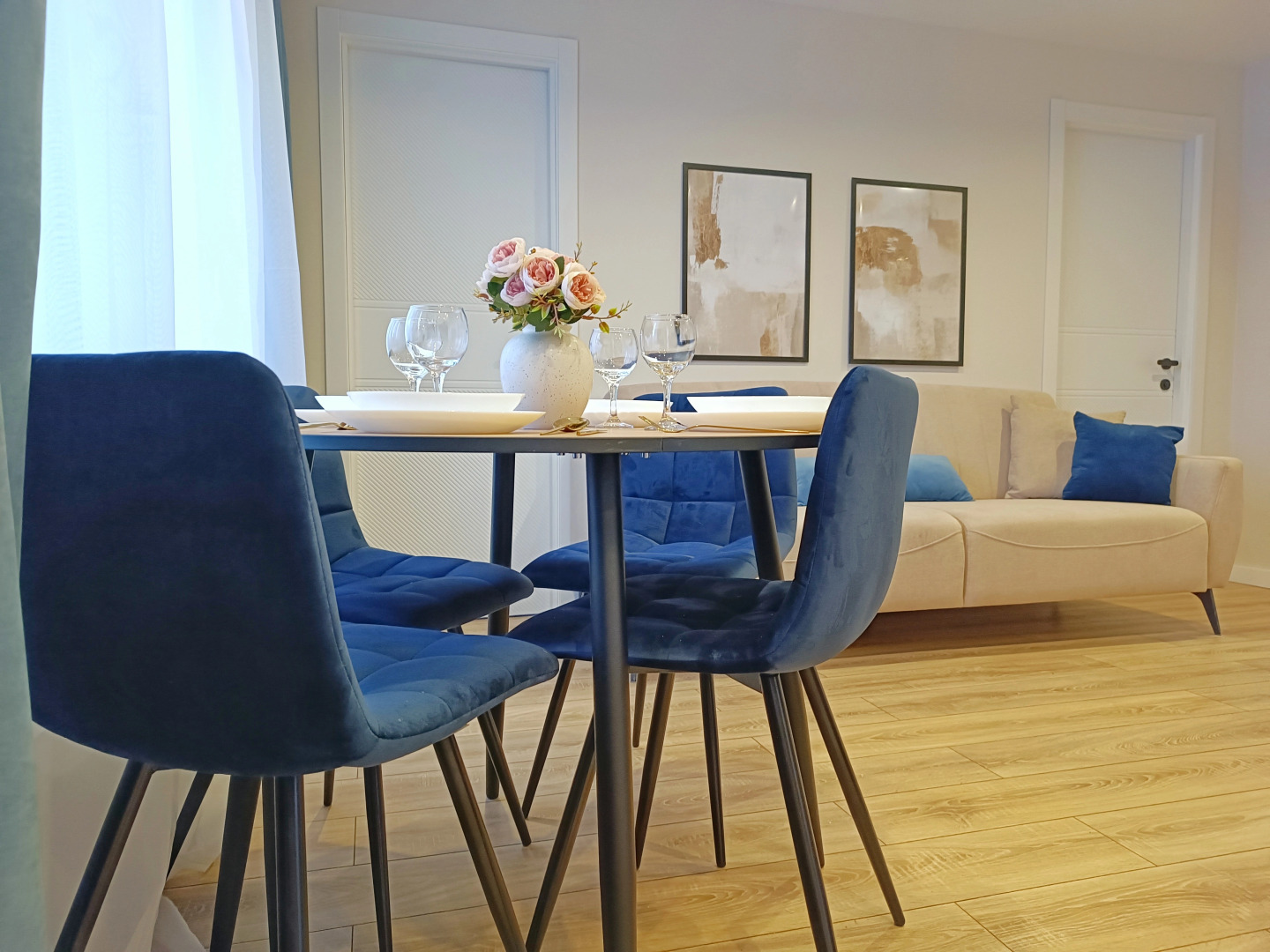 Двухкомнатные Сканди апартаменты в Центре Города