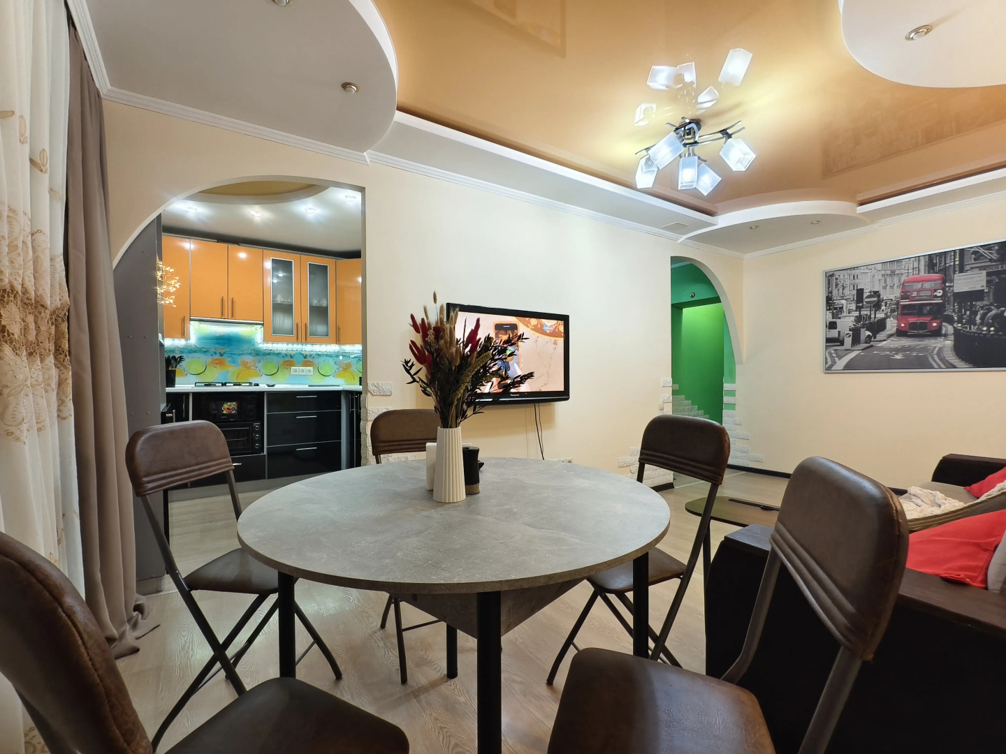 Квартира Уютная Трёхкомнатная в Центре Ул. Лейтенанта Шмидта 2