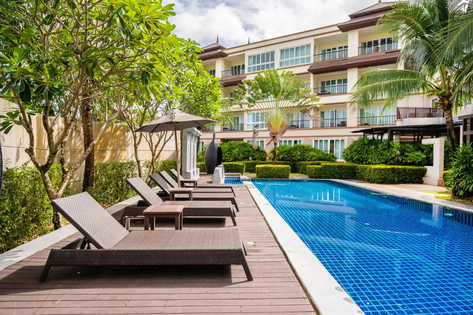 Отель Coco Phuket Bangtao Beach