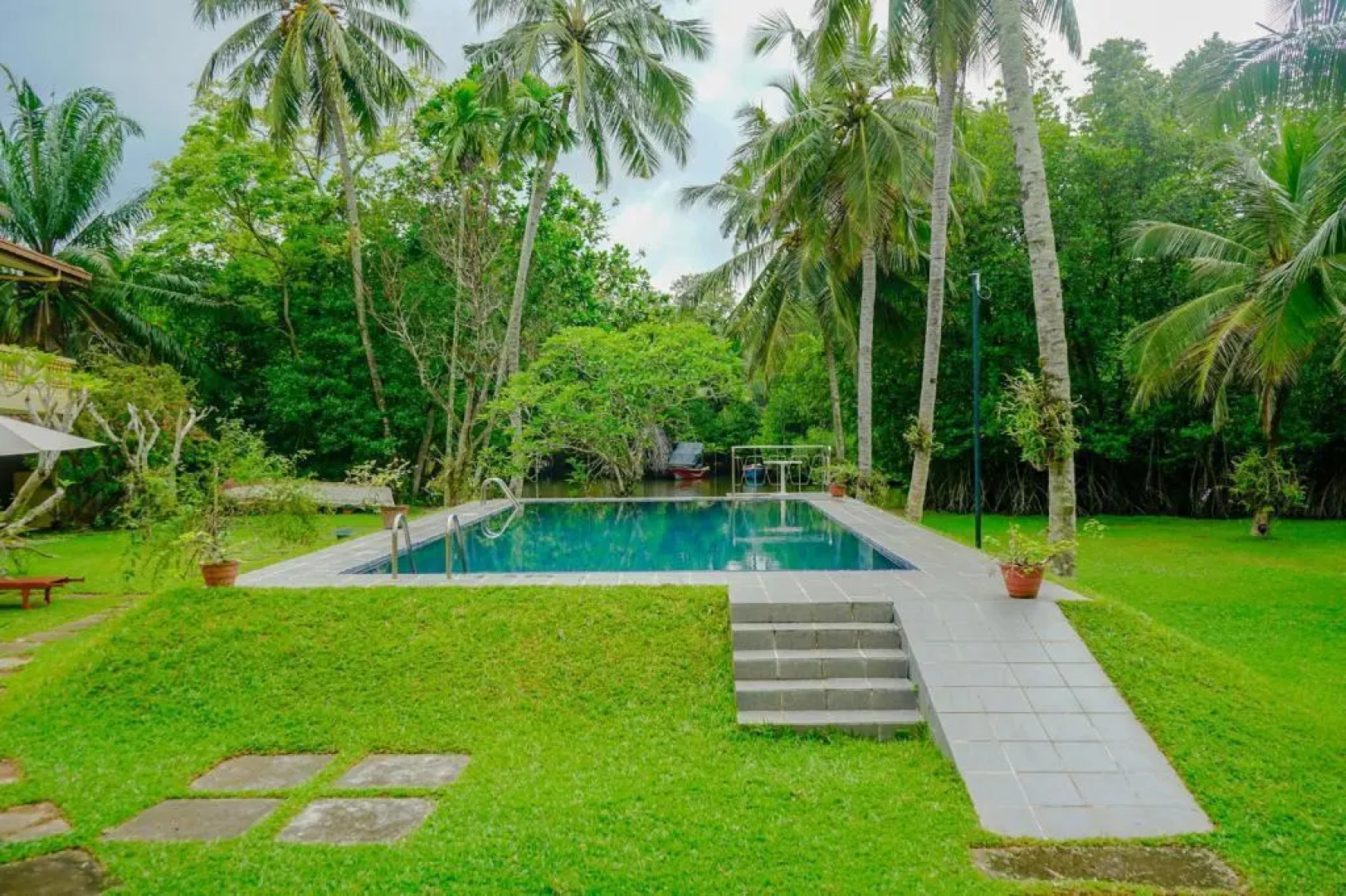 Курортный Отель Muthumuni Ayurveda River