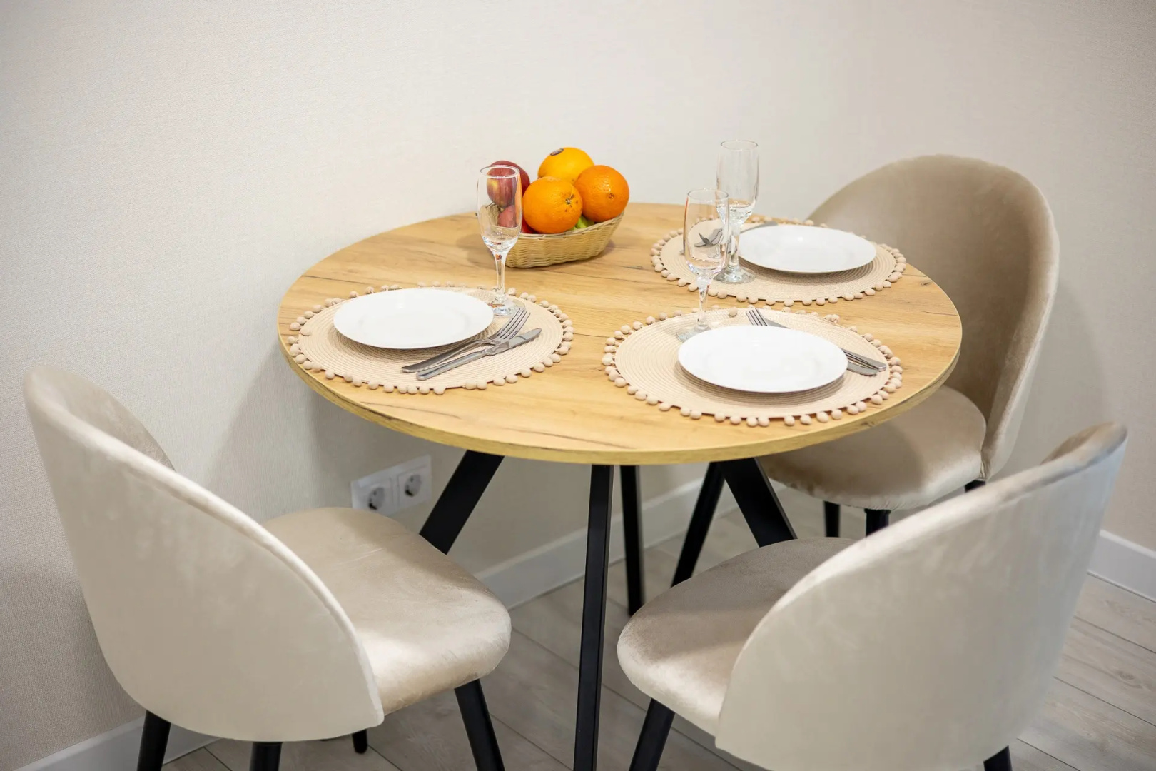 Апартаменты Жореса Алфёрова 14 в новом доме Свежая студия