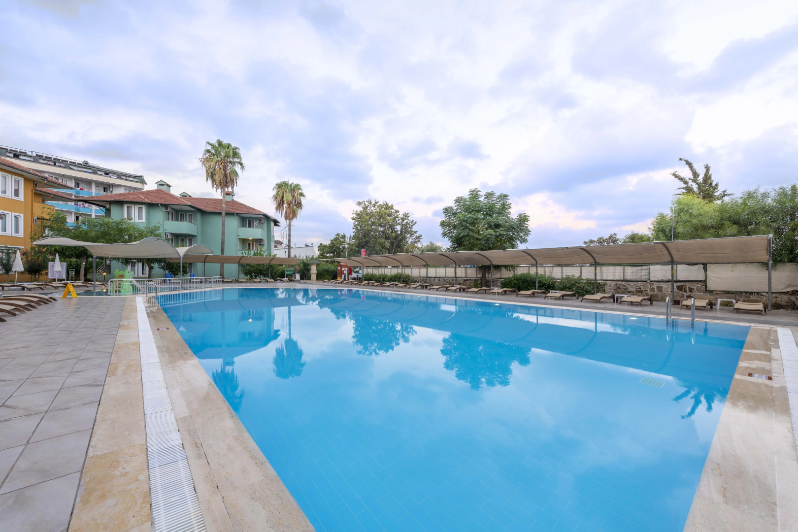 Armas Green Fugla Beach