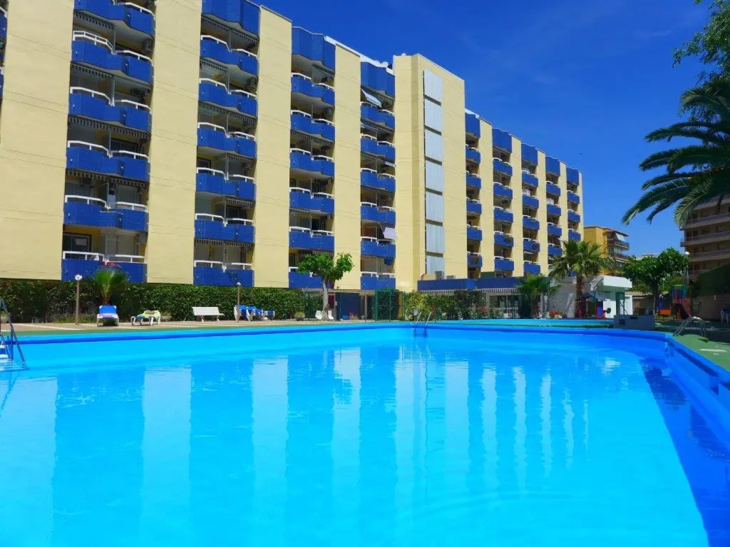 Апартаменты Alboran Family Plus Salou - Rentalmar