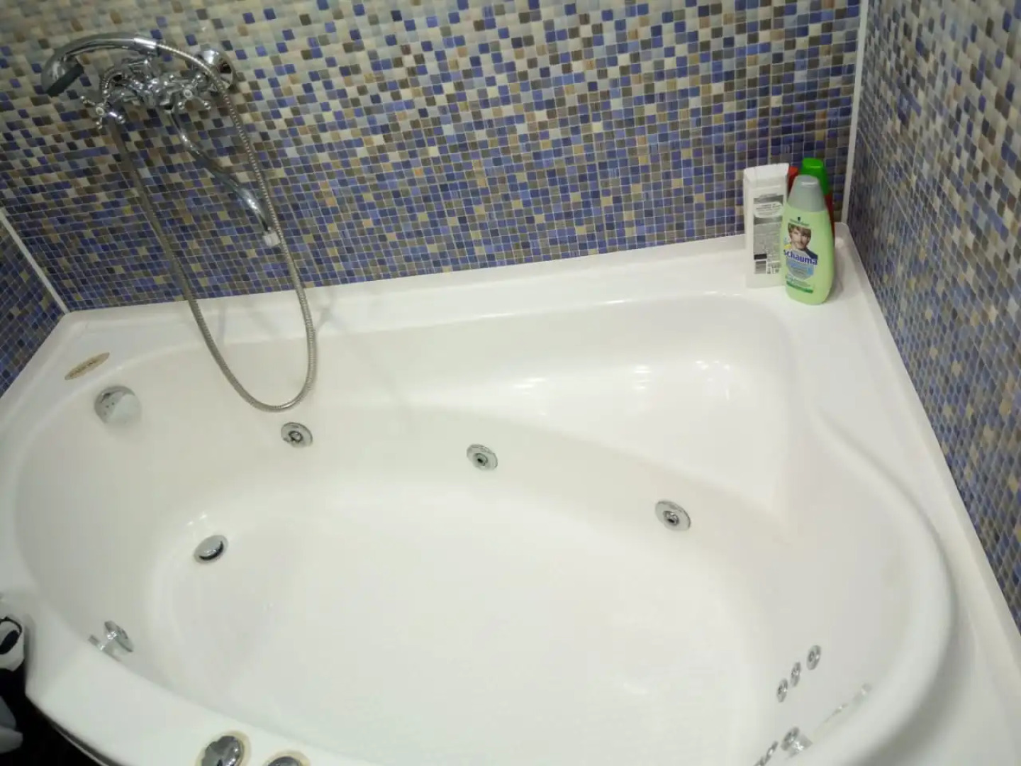 Апартаменты Dubki с Джакузи Шестиместные с 4 кроватями