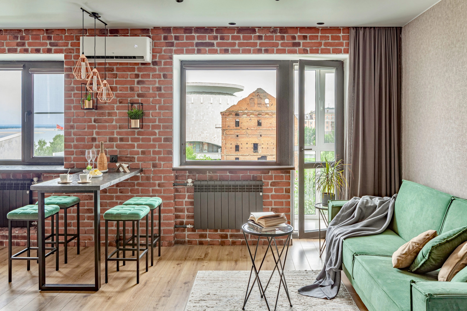 Апартаменты Лофт с видом на музей-Панораму и Волгу