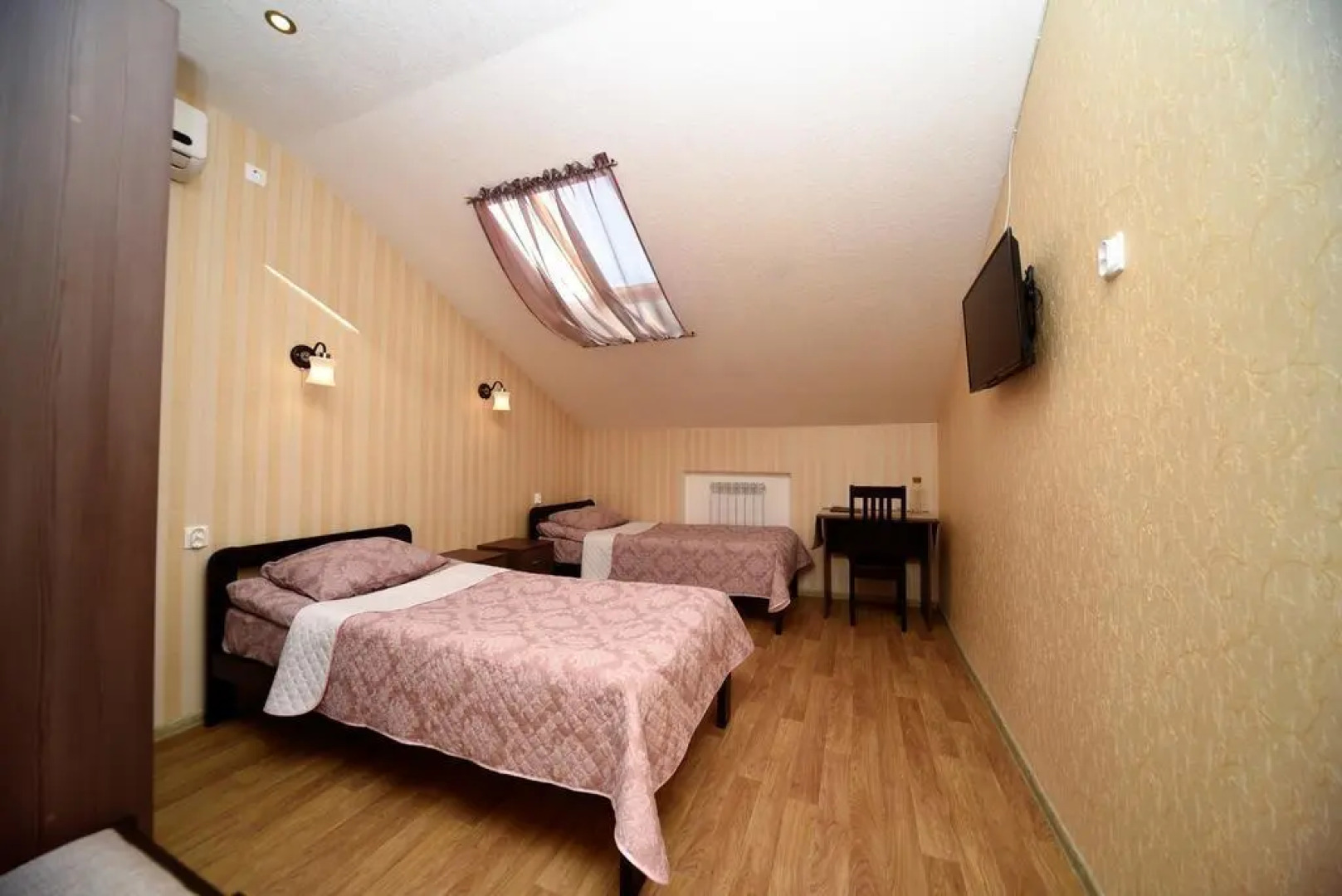 Отель Картуши